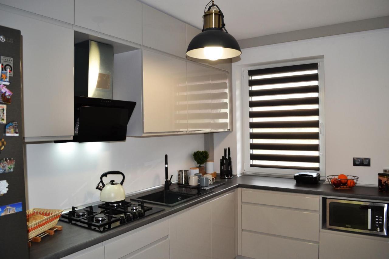 Leniowka Appartement Ponikiew  Buitenkant foto