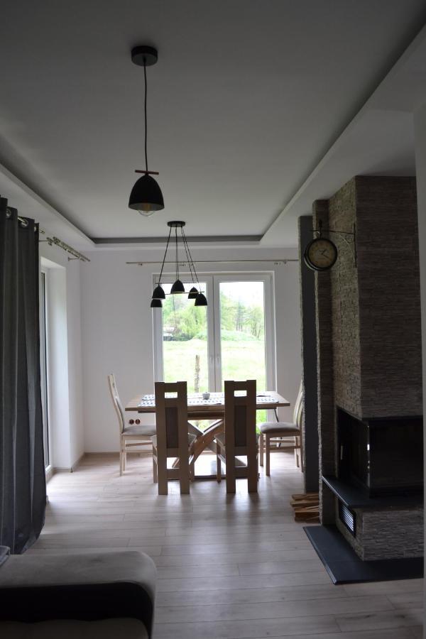 Leniowka Appartement Ponikiew  Buitenkant foto
